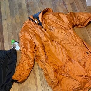 Passenger Escapism towel lined changing robe in sunset orange